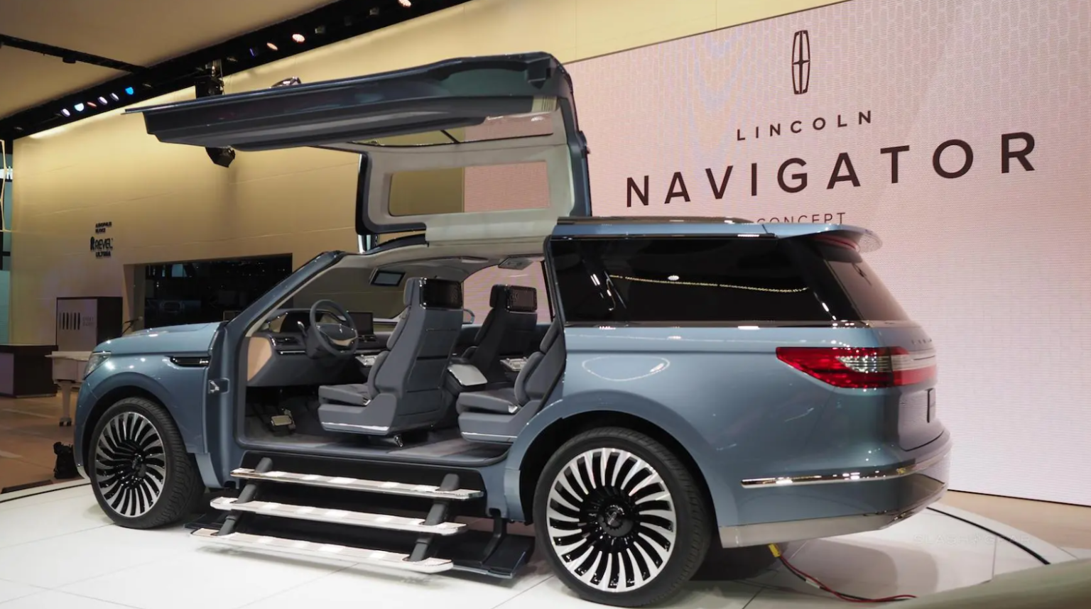 2025 Lincoln Navigator Promising Future